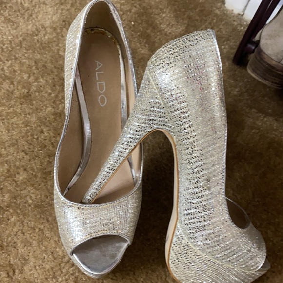 Heels - Picture 2 of 2